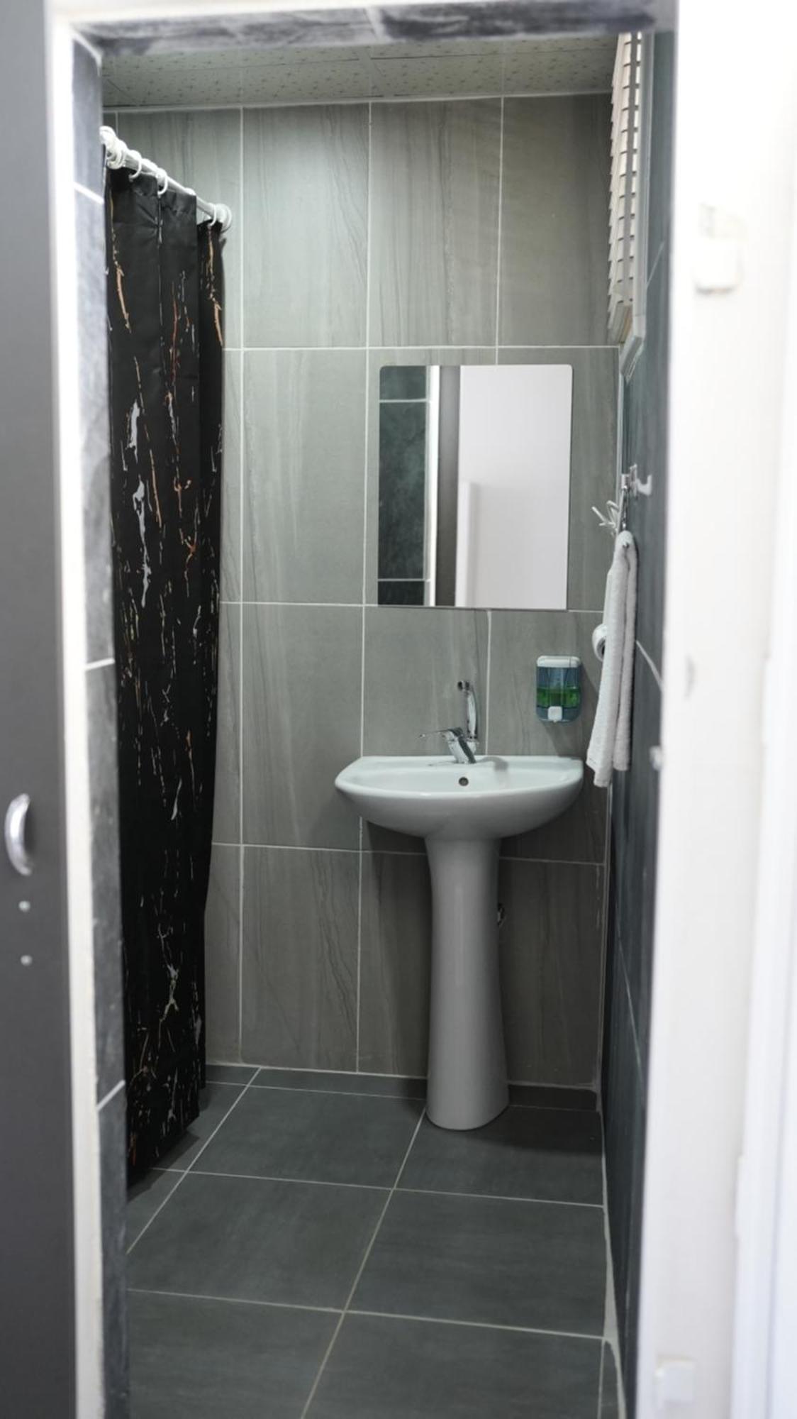 Hillside Apart Hotel Екстер'єр фото