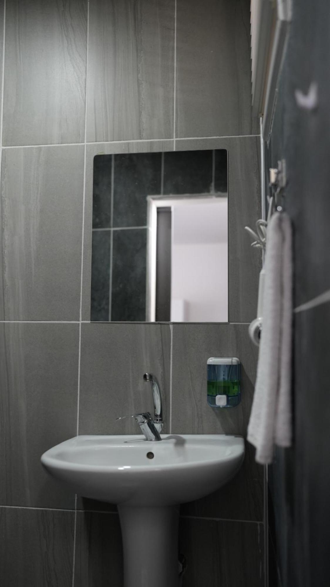 Hillside Apart Hotel Екстер'єр фото
