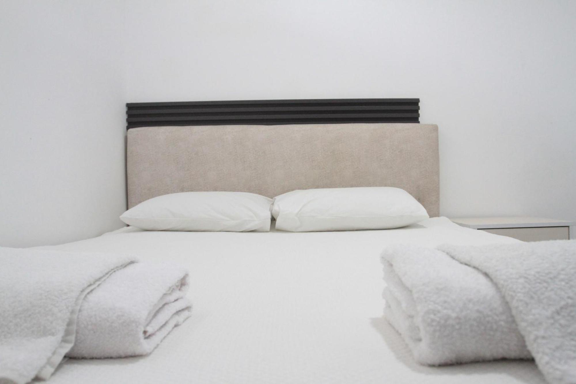 Hillside Apart Hotel Екстер'єр фото