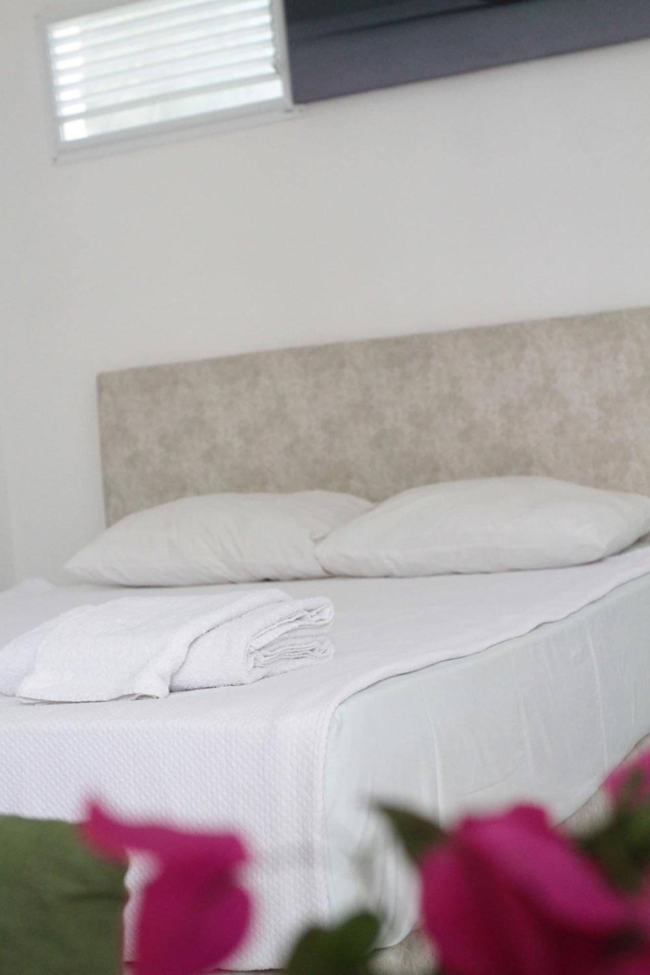 Hillside Apart Hotel Екстер'єр фото