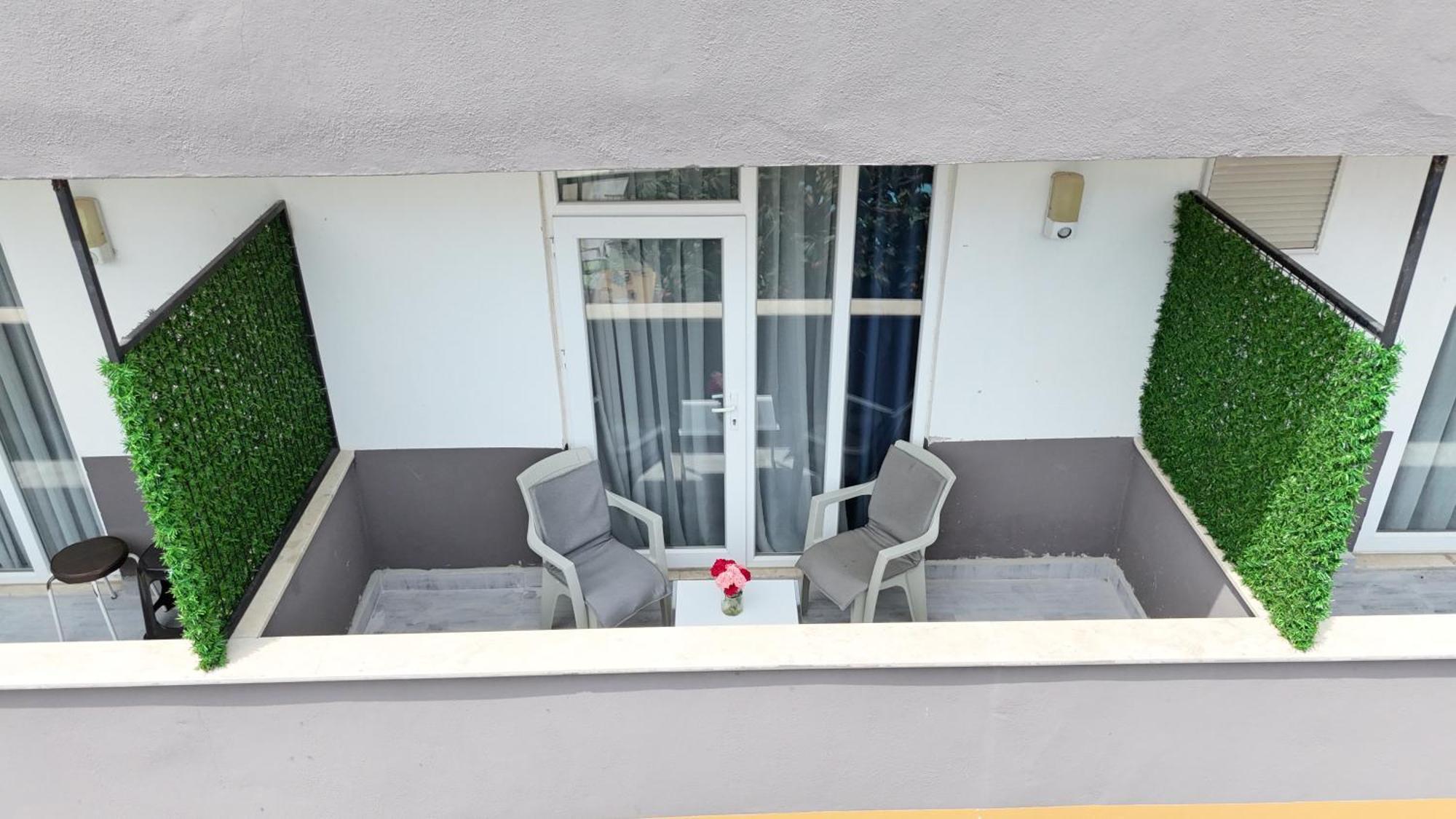 Hillside Apart Hotel Екстер'єр фото