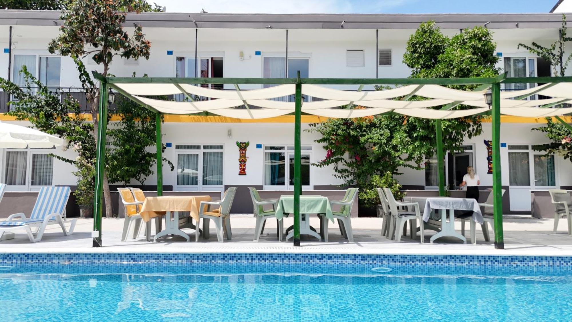 Hillside Apart Hotel Екстер'єр фото
