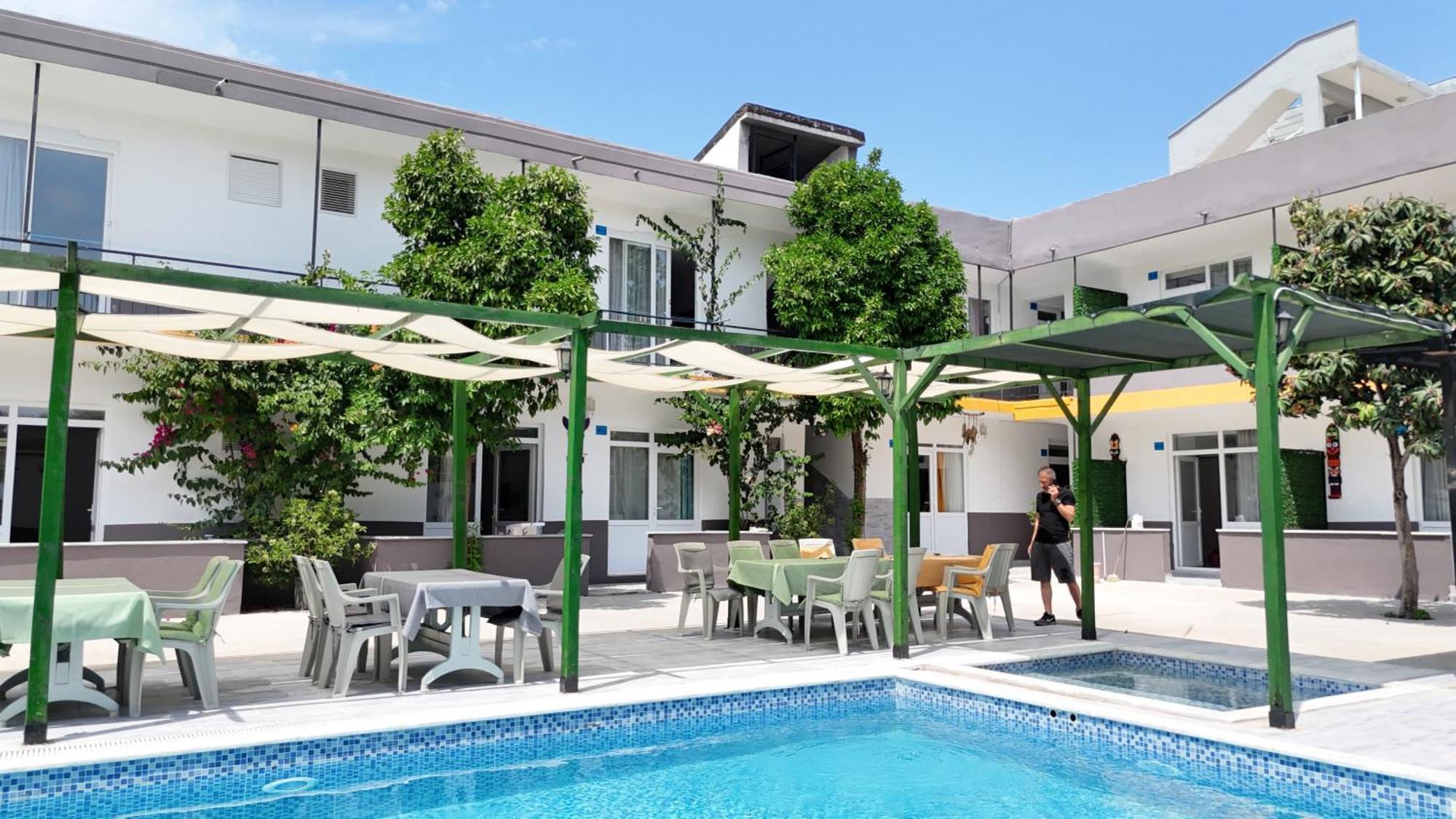 Hillside Apart Hotel Екстер'єр фото